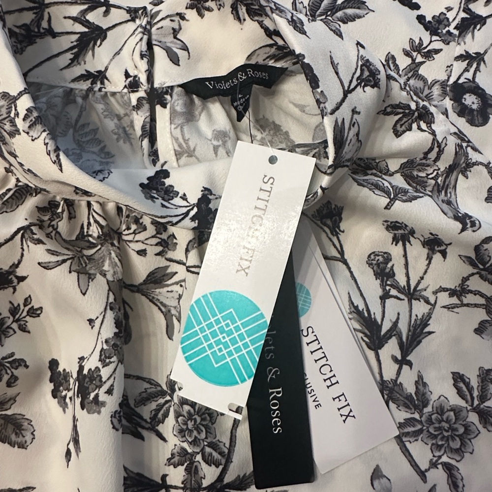 NWT Violets & Roses Stitch Fix Floral Halter Tank Top Blouse Black White Size L - Picture 2 of 5